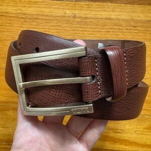 Tumi Brown Textured Leather Men's Belt with Brushed Gold Buckle Capsule Wardrobe